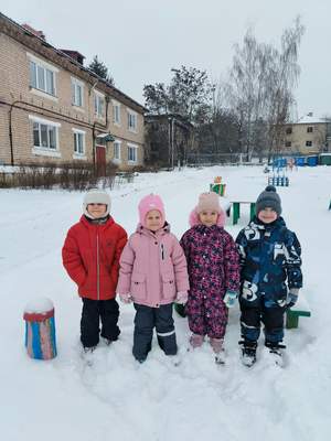 Румяные щёчки, блестящие глаза и отличное настроение - такой результат прогулок зимой. 👍